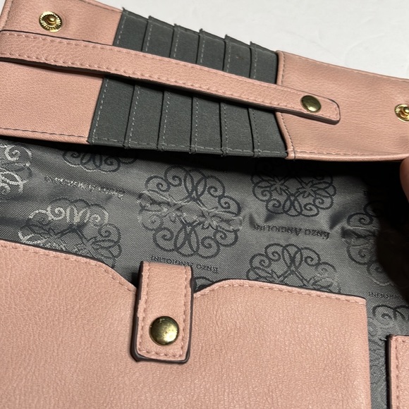 Enzo Angiolini Multi compartment Wristlet - Picture 8 of 8